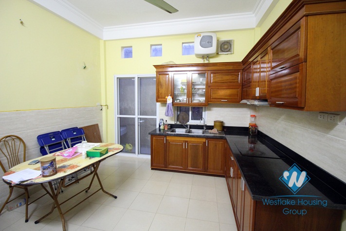 Cheap house for rent in Hoang Hoa Tham, Ba Dinh district, Ha Noi